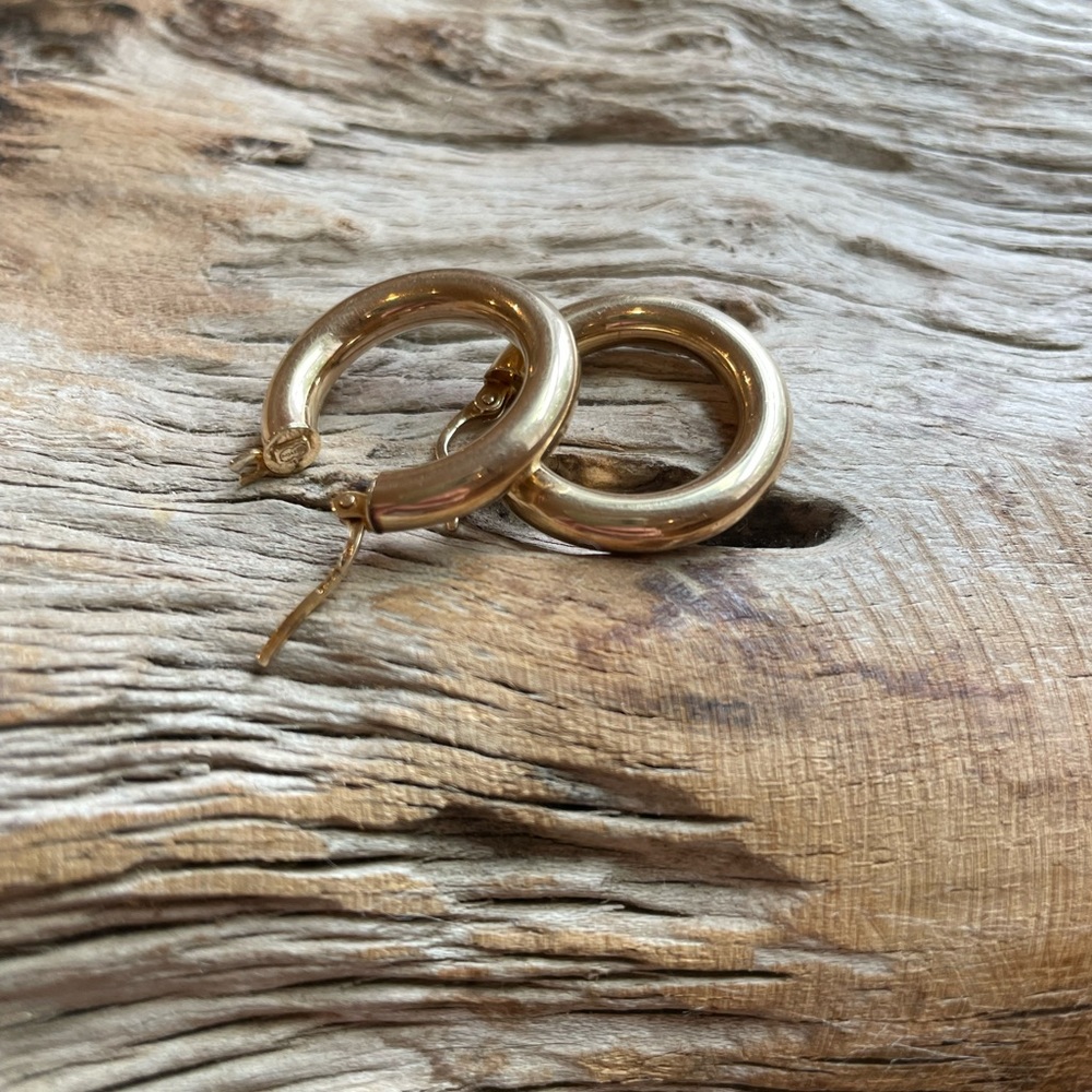 **SOLD**Vintage Italian 9Kt Yellow Gold Chunky/puffy Hoop Earrings.